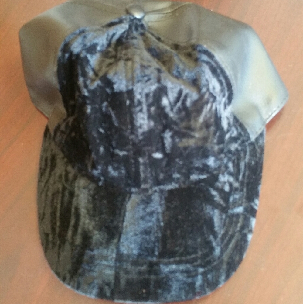 💥  Crushed velvet and faux leather ball cap